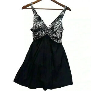 Beachscene Collection Black And White Swim Dress One Piece Swimsuit Women’s 10